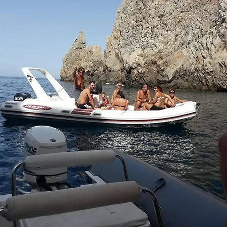 Spiaggia Di Mezzo 招待所