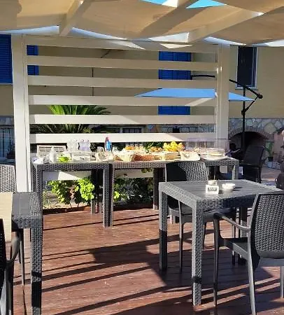 Spiaggia Di Mezzo Pensjonat Gonnesa